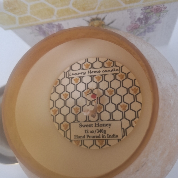 Luxury Candle w/Gift Box 2pc set - Honey Lavender & Sweet Honey- New - Picture 8 of 8